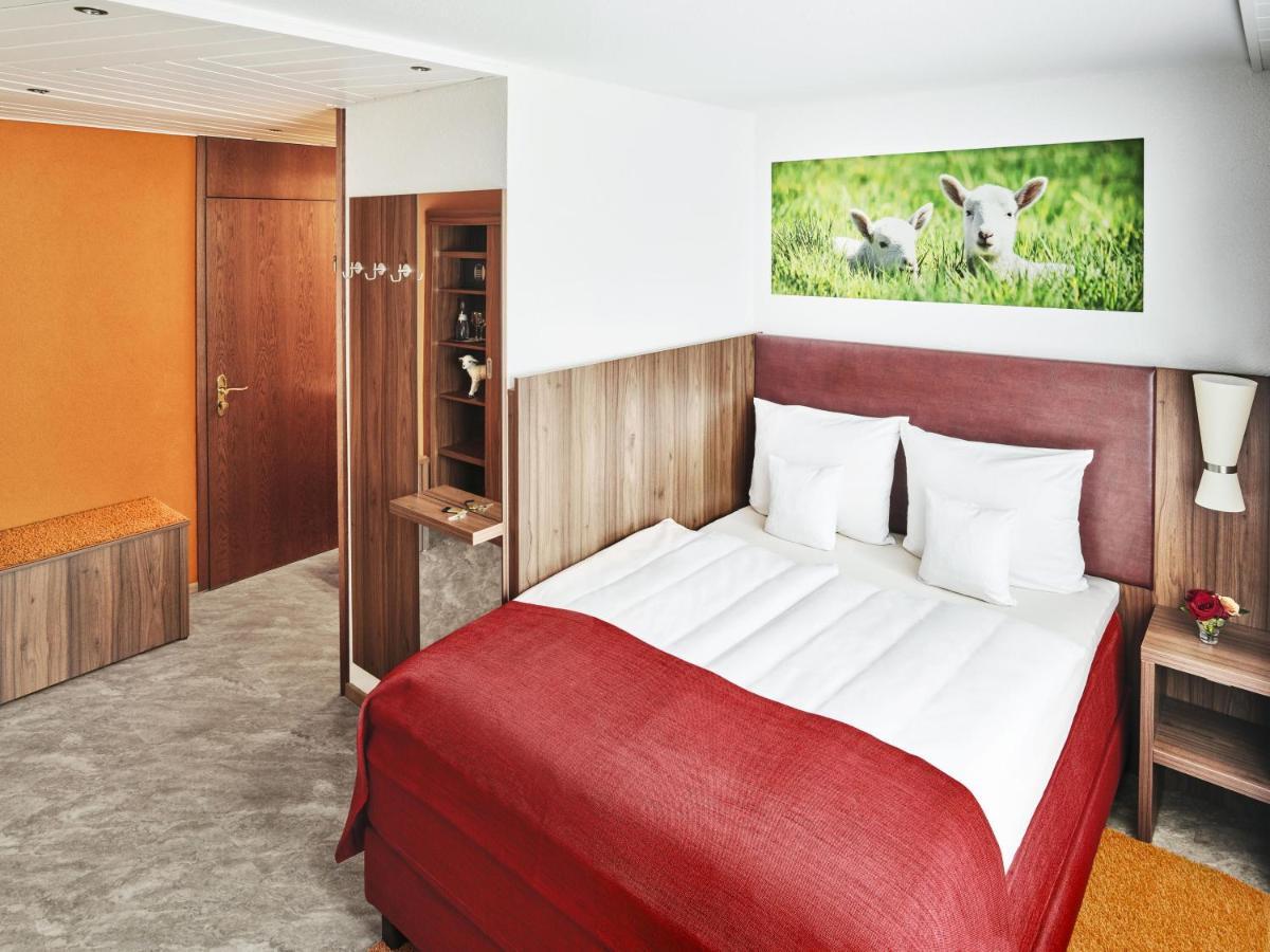 Hotel Lamm โอสต์ฟิลเดิร์น ภายนอก รูปภาพ