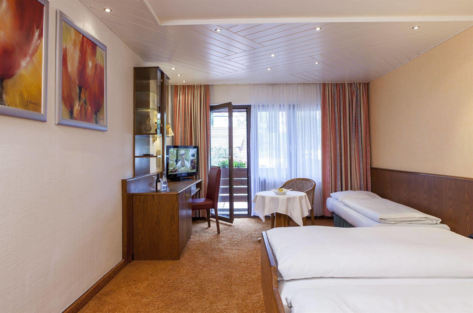 Hotel Lamm โอสต์ฟิลเดิร์น ภายนอก รูปภาพ