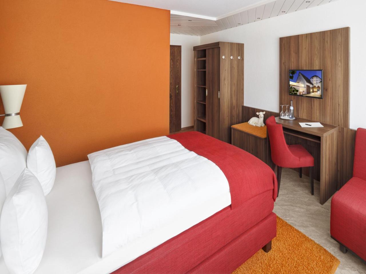 Hotel Lamm โอสต์ฟิลเดิร์น ภายนอก รูปภาพ